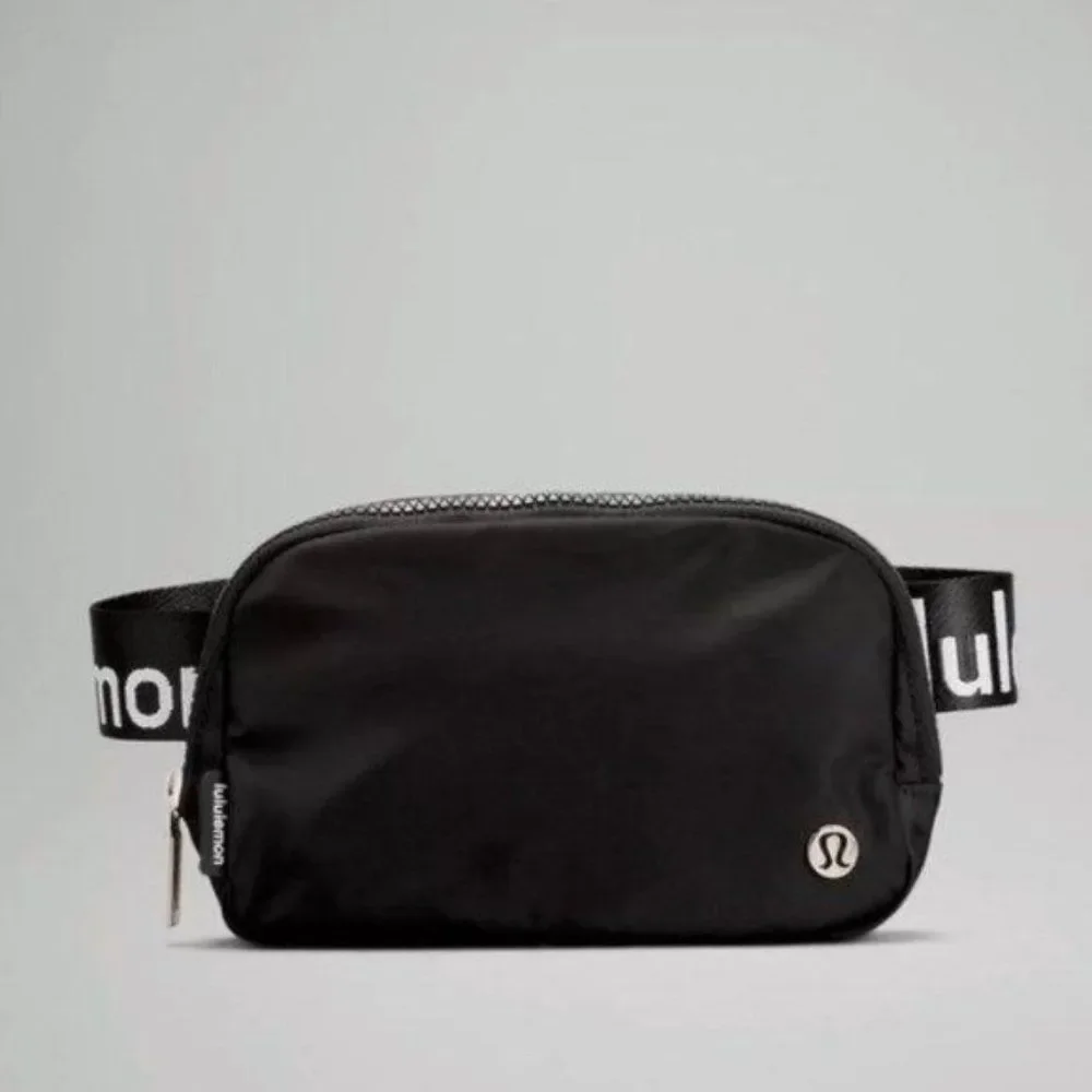 Lululemon Everywhere Belt Bag Black White Logo Crossbody Nwt - Picture 1 of 6